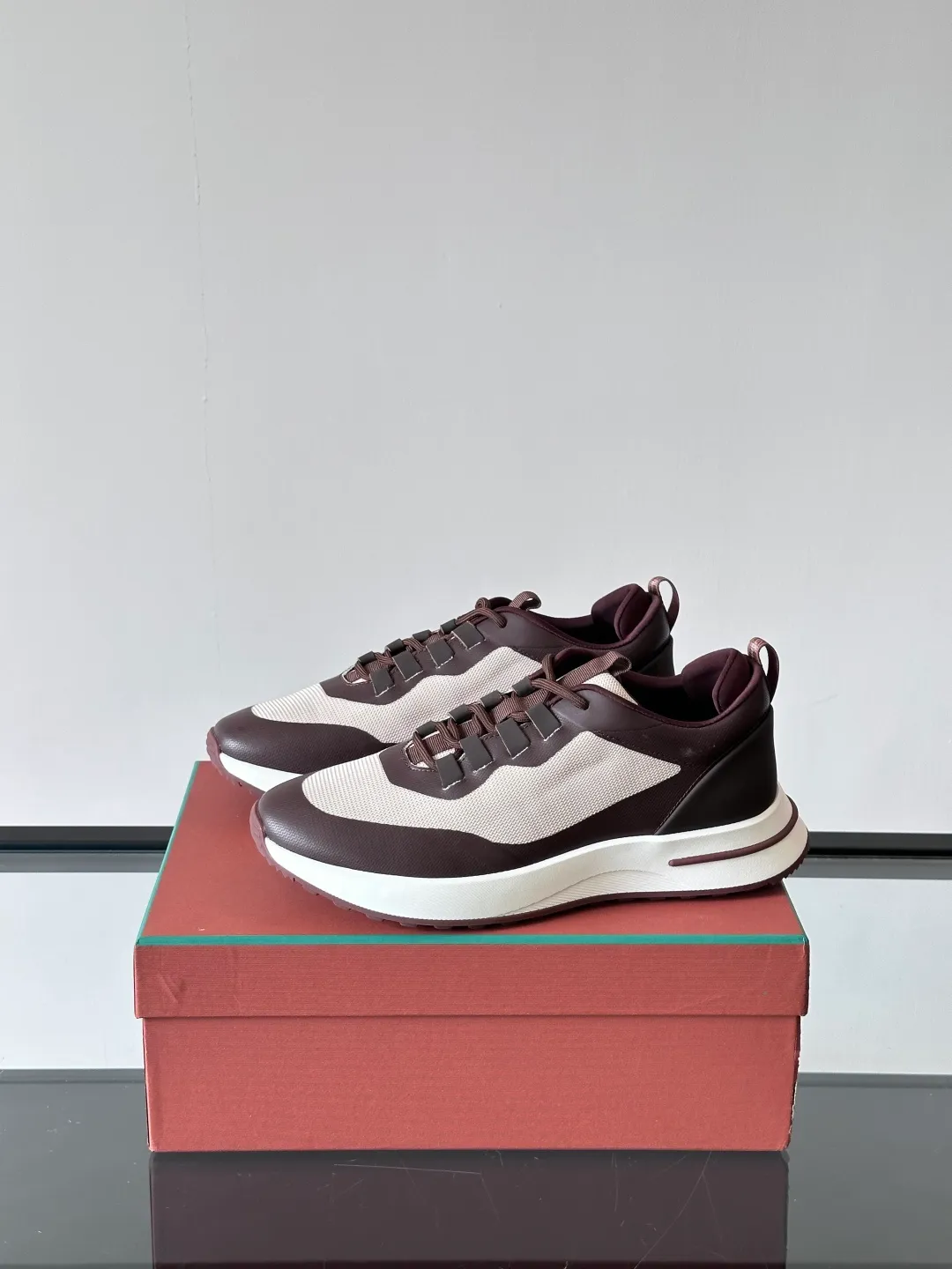 Factory price: 540💰Loro men's shoes💰iana niche Loro classic jogging shoes, men's lace-up casual shoes and sneakers, high-quality lightweight and comfortable fabrics, suitable for outdoor leisure, the color scheme is young and energetic, and it looks great with sportswear or casual suits! Size: 39-45 (customized at 38.45.46)